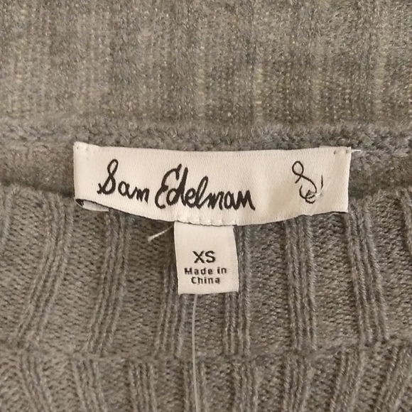 Women's Sweater Very Soft! - Picture 2 of 3